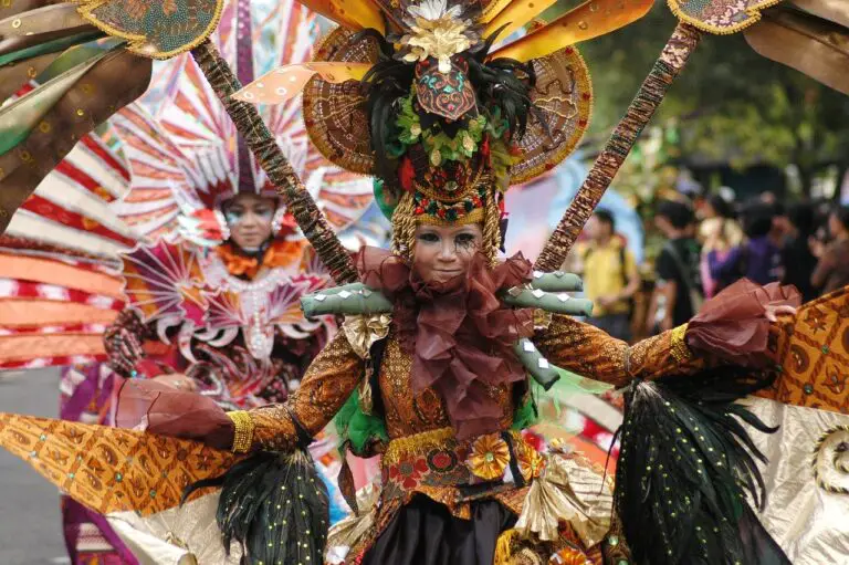 Indonesian Sign Language (BISINDO): A Cultural Tapestry of Communication